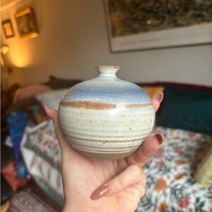 Beautiful pottery ceramic vase , decorative pottery piece